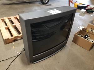 lot 393 image: Toshiba Television Receiver 32 TV 32A32