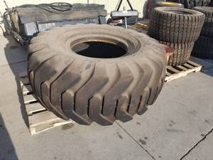 lot 26A image: Lot of (1) Goodyear D&L 23.5-25 12-Ply Nylon Tubeless Loader Tire