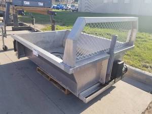 lot 7 image: Stainless Steel Truck Bed Mount Tilt Dump Box