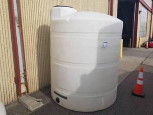 lot 24 image: 900 Gallon Water Tank