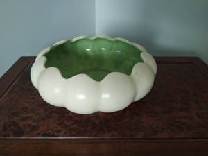 lot 149 image: Red Wing Planter Vase