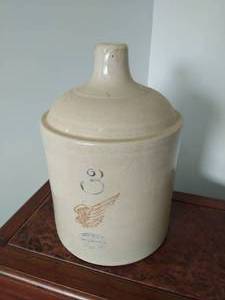 lot 155 image: Red Wing 3 Gallon Croc
