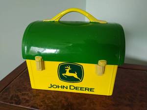 lot 161 image: Ceramic John Deere Lunch Box Cookie Jar