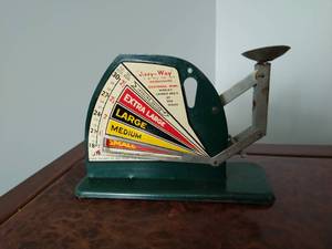 lot 165 image: Vintage Jiffy Lube Egg Scale