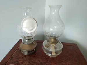 lot 186 image: Two Oil Lamps