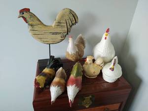 lot 191 image: Collection Of Chicken Dcor