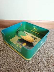 lot 253 image: John Deere Paper Note Holder
