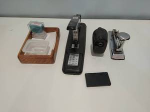 lot 256 image: Collection Of Office Items