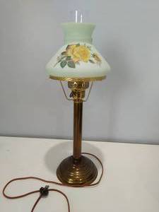 lot 261 image: Hurricane Style Table Lamp