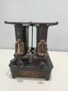 lot 264 image: Union Cast Iron Camp Stove