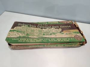 lot 281 image: Vintage Metal Mar Suburban Colonial Doll House