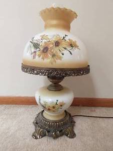 lot 104 image: Vintage Hurricane Lamp
