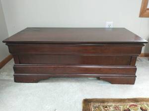 lot 107 image: Cedar Chest