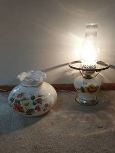 lot 116 image: Vintage Hurricane Lamp with Floral Design