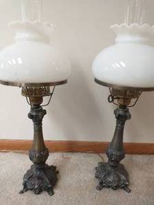lot 118 image: Pair of Vintage Hurricane Lamps