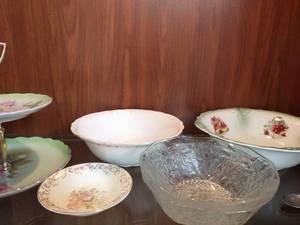 lot 124 image: Collection of Entertaining Dishes