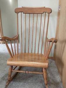 lot 133 image: Wood Rocking Chair