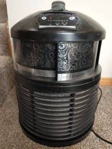 lot 138 image: Defender Filterqueen Air Purifier