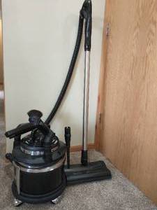 lot 139 image: Majestic Filterqueen Vacuum