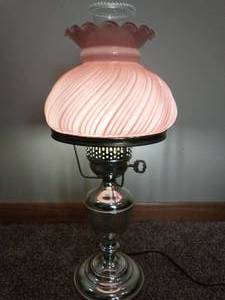 lot 204 image: Vintage Pink Hurricane Lamp