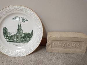 lot 221 image: Two Chaska Items