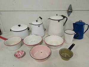lot 37 image: Collection of Enamelware