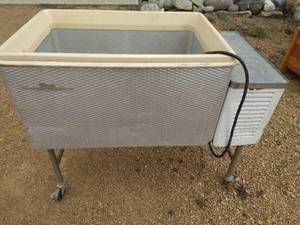 lot 400 image: Star Cooler Corp Cooler on Wheels
