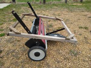lot 405 image: Agri-Fab 30 Inch Lawnsweep