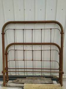 lot 407 image: Antiuqe Bed Frame