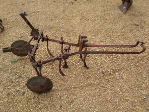 lot 428 image: Vintage Two Wheel David Bradley Plow