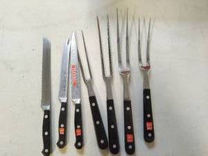 lot 90 image: Seven Wusthof Kitchen Items