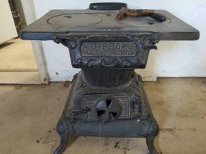 lot 325 image: Tip Top Excelsior Stove- No 82