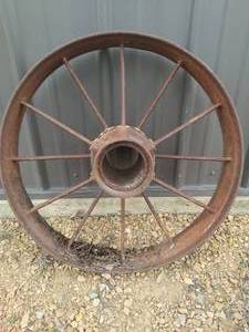lot 383 image: Old Wagon Wheel