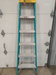 lot 392 image: Davidson 6 Foot Ladder