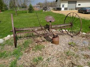 lot 3 image: Antique Field Rake