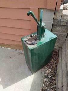lot 378 image: Vintage Oil Pump