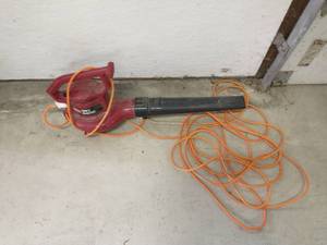 lot 50 image: Toro  Electric Leaf Blower