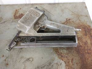 lot 66 image: Senco Nail Gun