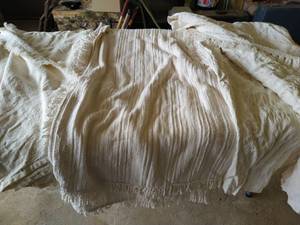 lot 662 image: Vintage Chenille Bed Spreads