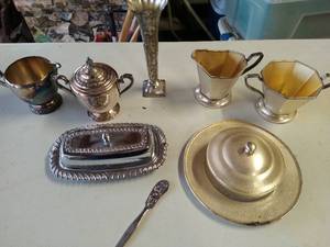 lot 682 image: Vintage Serving Pieces Misc.