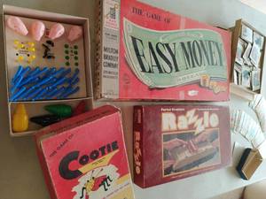 lot 621 image: Collection of Vintage Games