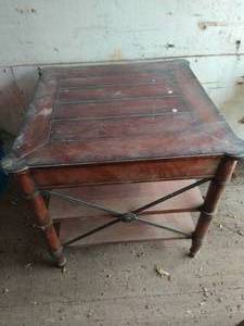 lot 635 image: Vintage Wood End Table