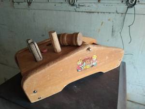 lot 705 image: Vintage Wood Noma Peg Toy