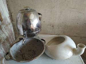 lot 706 image: Collection of Vintage Items