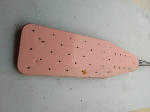 lot 612 image: Vintage Toy Pink Metal Kitchen Set