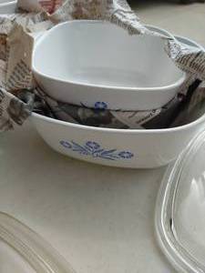 lot 614 image: Collection of China and Vintage Kitchen Items
