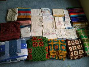 lot 720 image: Collection of Linens