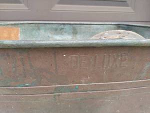 lot 447 image: De Luxe Copper Bin with Contents