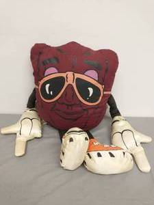 lot 4 image: Vintage Raisin Man Plush