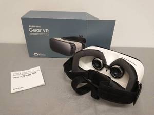 lot 10 image: SamsungOculus Gear VR